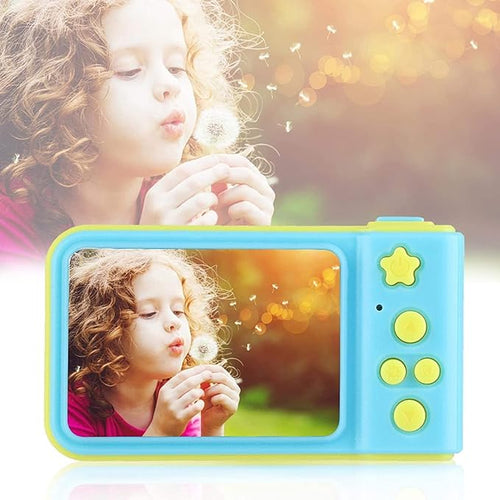 Niña con cámara digital infantil